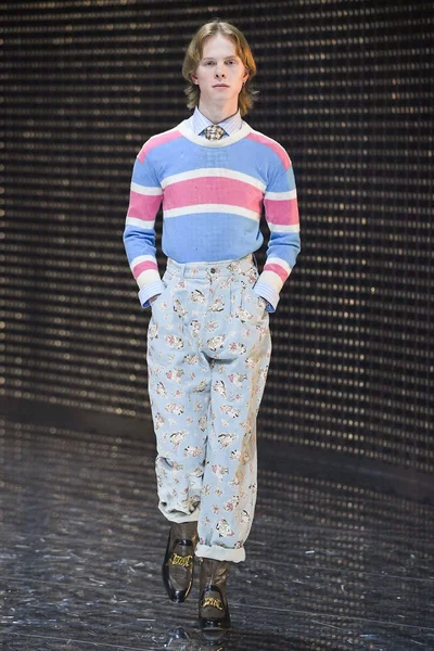 Look 11